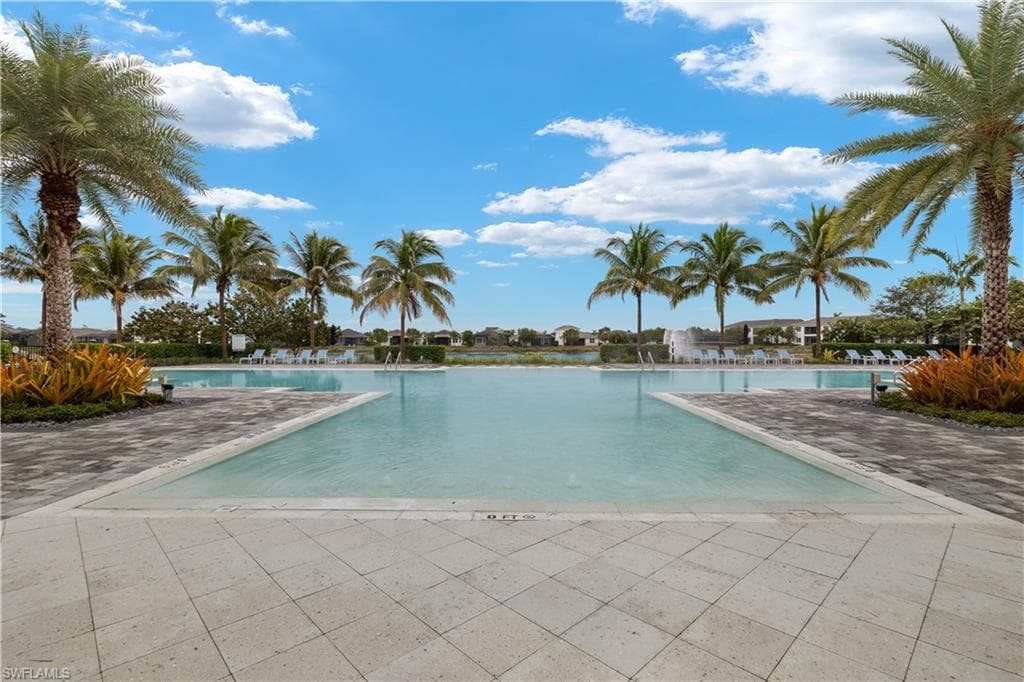 8880 Redonda Dr, Naples, FL 34114-24