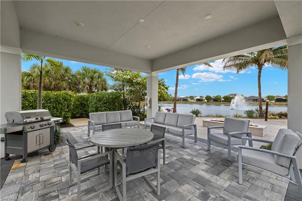 8880 Redonda Dr, Naples, FL 34114-27