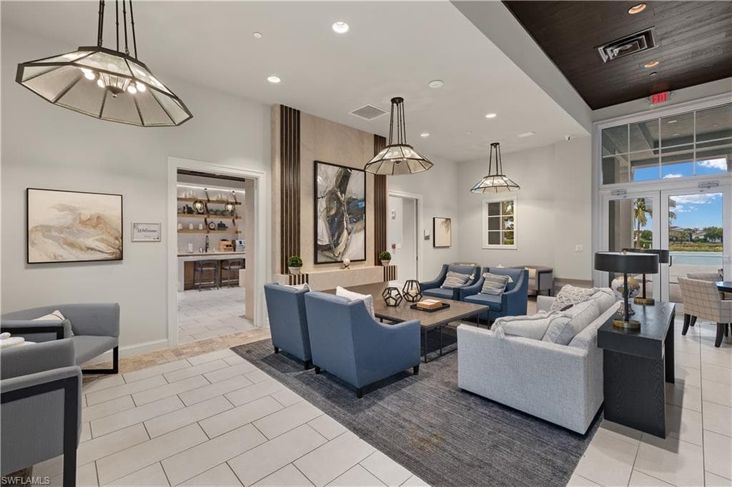 8880 Redonda Dr, Naples, FL 34114-31