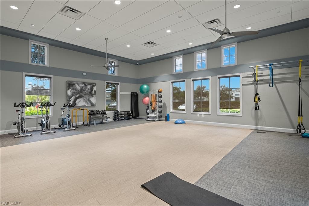 8880 Redonda Dr, Naples, FL 34114-32