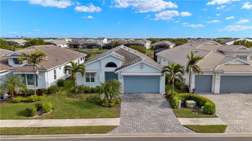 8880 Redonda Dr, Naples, FL 34114-34