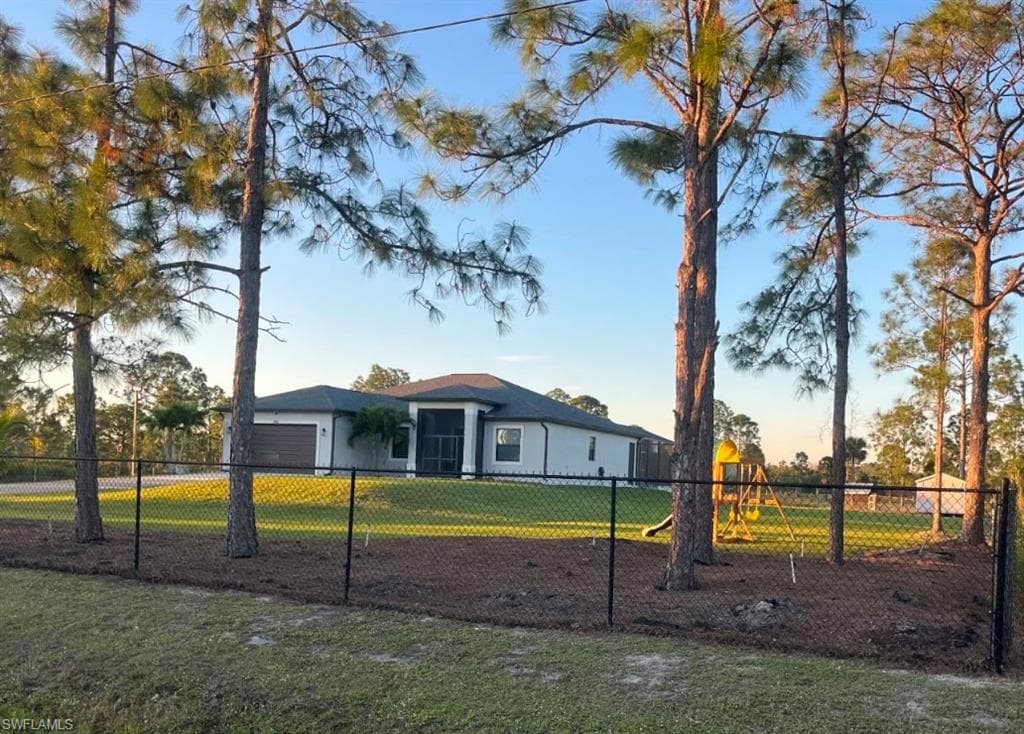 3621 52nd Ave NE, Naples, FL 34120-15