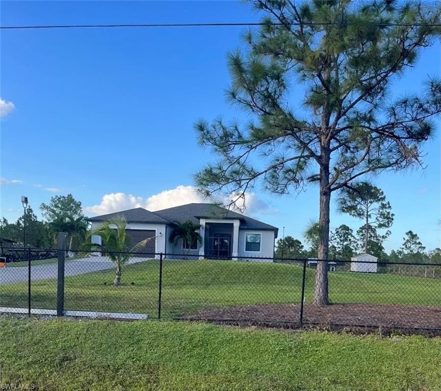 3621 52nd Ave NE, Naples, FL 34120-2