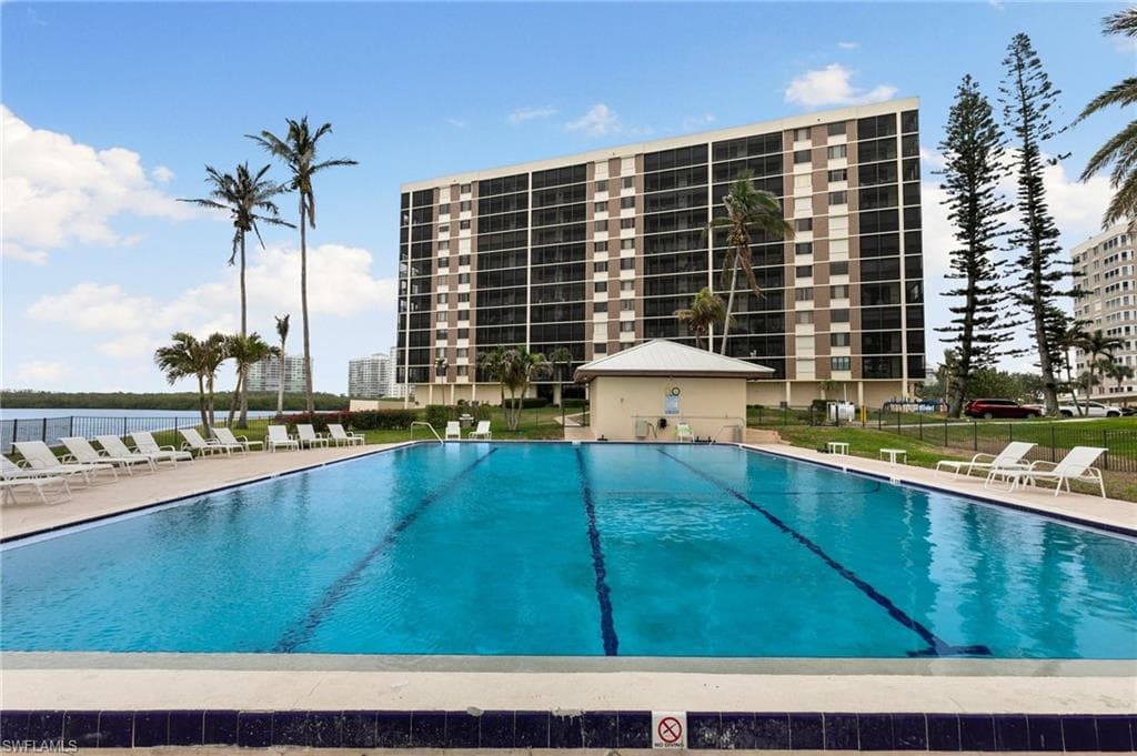 17 Bluebill Ave 1101, Naples, FL 34108-32