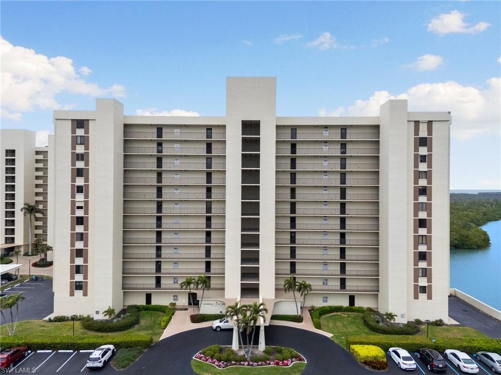 17 Bluebill Ave 1101, Naples, FL 34108-3
