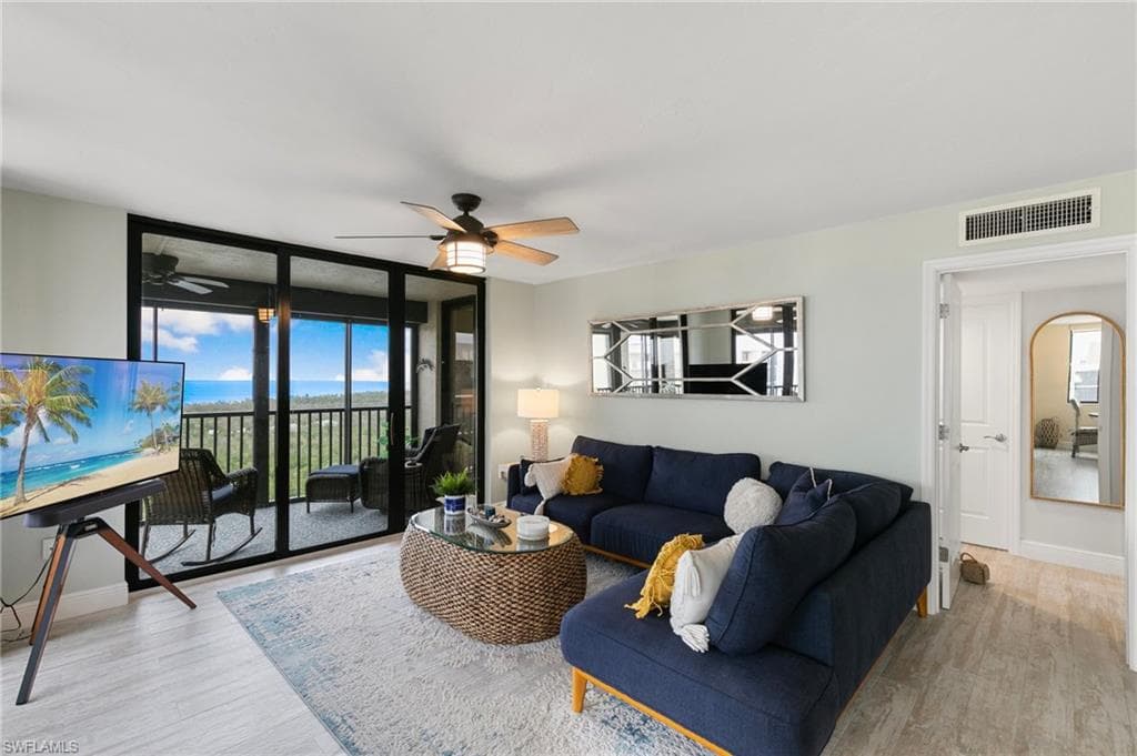 17 Bluebill Ave 1101, Naples, FL 34108-7