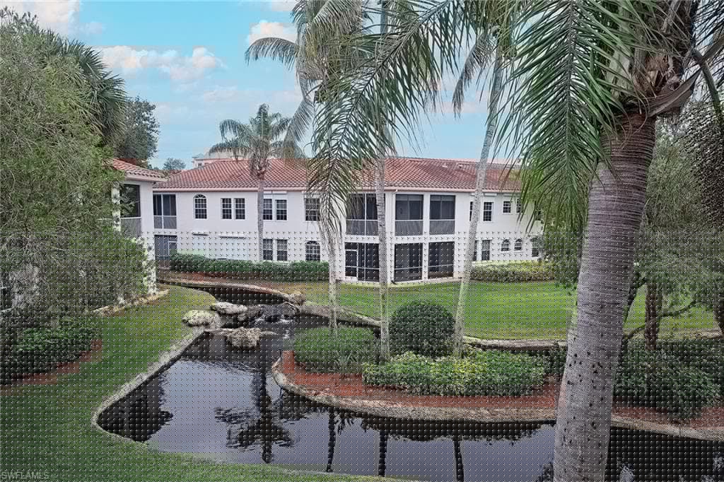 400 L Ambiance Cir 204, Naples, FL 34108-3