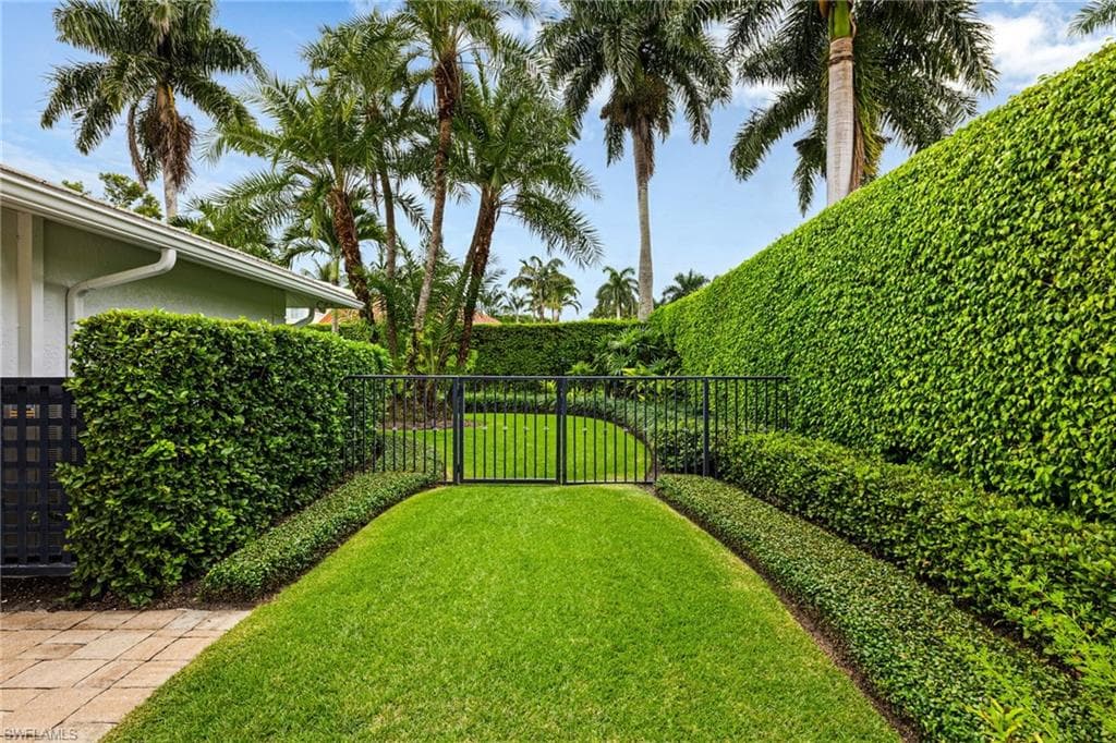 1980 Gordon Dr, Naples, FL 34102-10