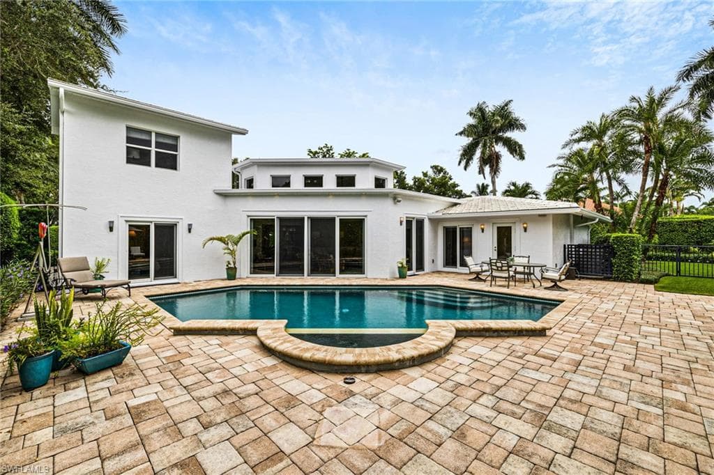 1980 Gordon Dr, Naples, FL 34102-13
