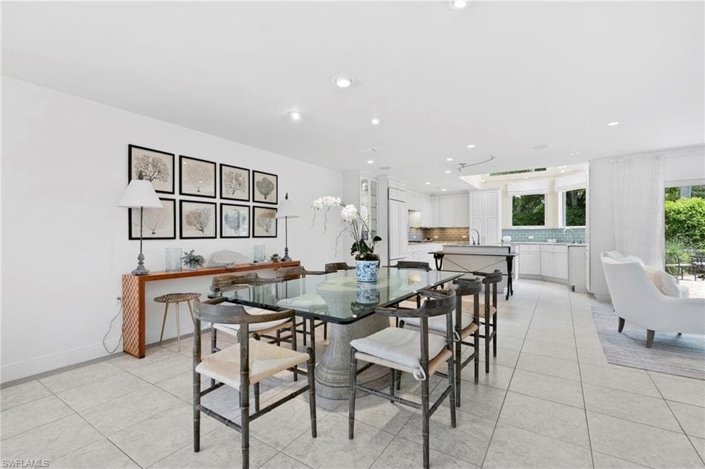 1980 Gordon Dr, Naples, FL 34102-18