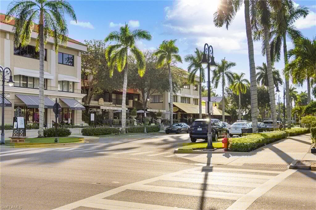 1980 Gordon Dr, Naples, FL 34102-36