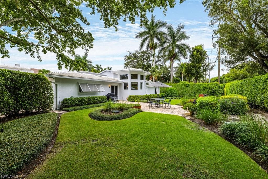 1980 Gordon Dr, Naples, FL 34102-7