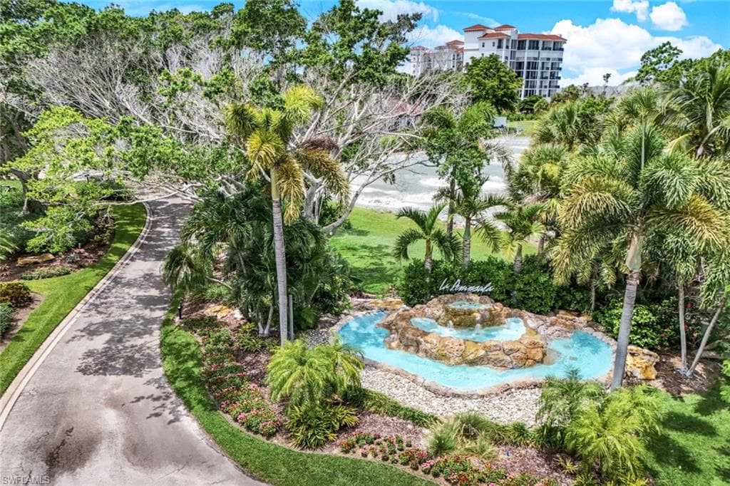 210 La Peninsula Blvd 210, Naples, FL 34113-30