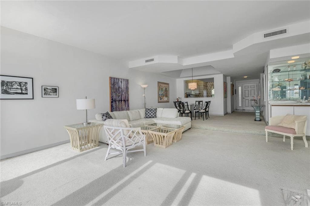 210 La Peninsula Blvd 210, Naples, FL 34113-7