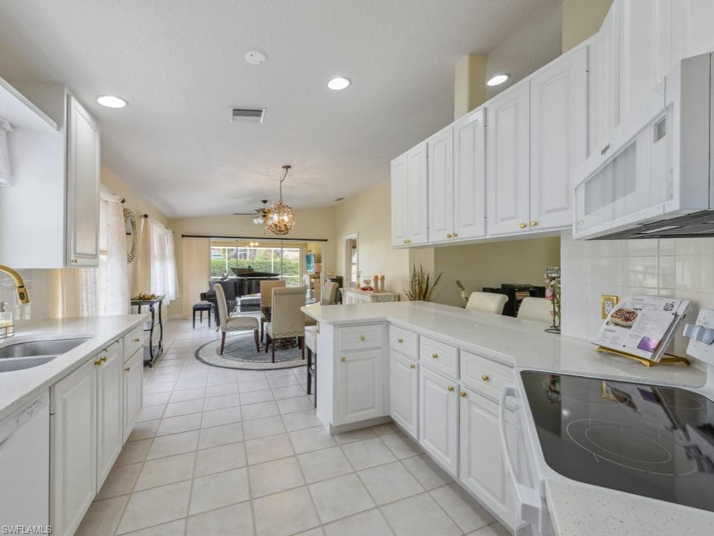 5678 Eleuthera Way, Naples, FL 34119-3