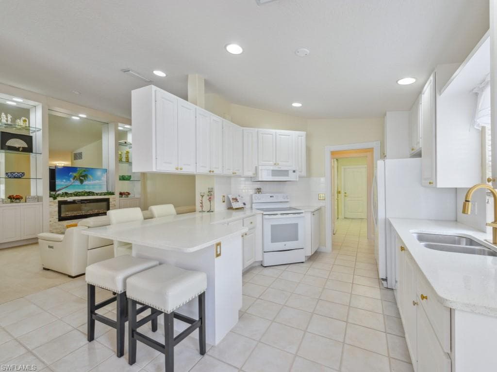 5678 Eleuthera Way, Naples, FL 34119-4