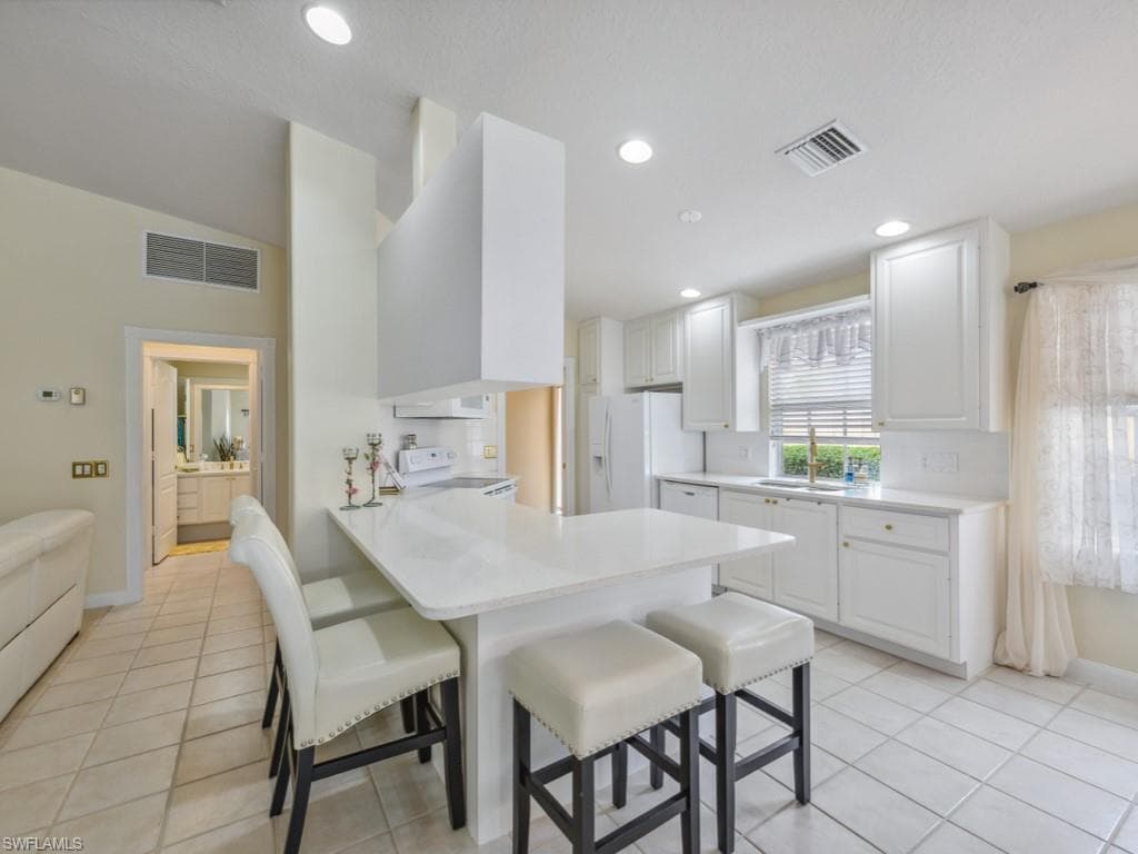 5678 Eleuthera Way, Naples, FL 34119-5