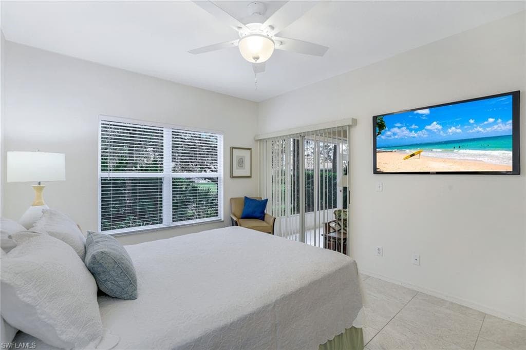 356 Emerald Bay Cir P6, Naples, FL 34110-14