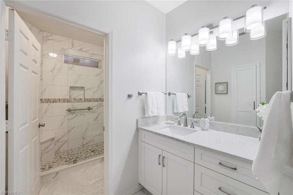 356 Emerald Bay Cir P6, Naples, FL 34110-15