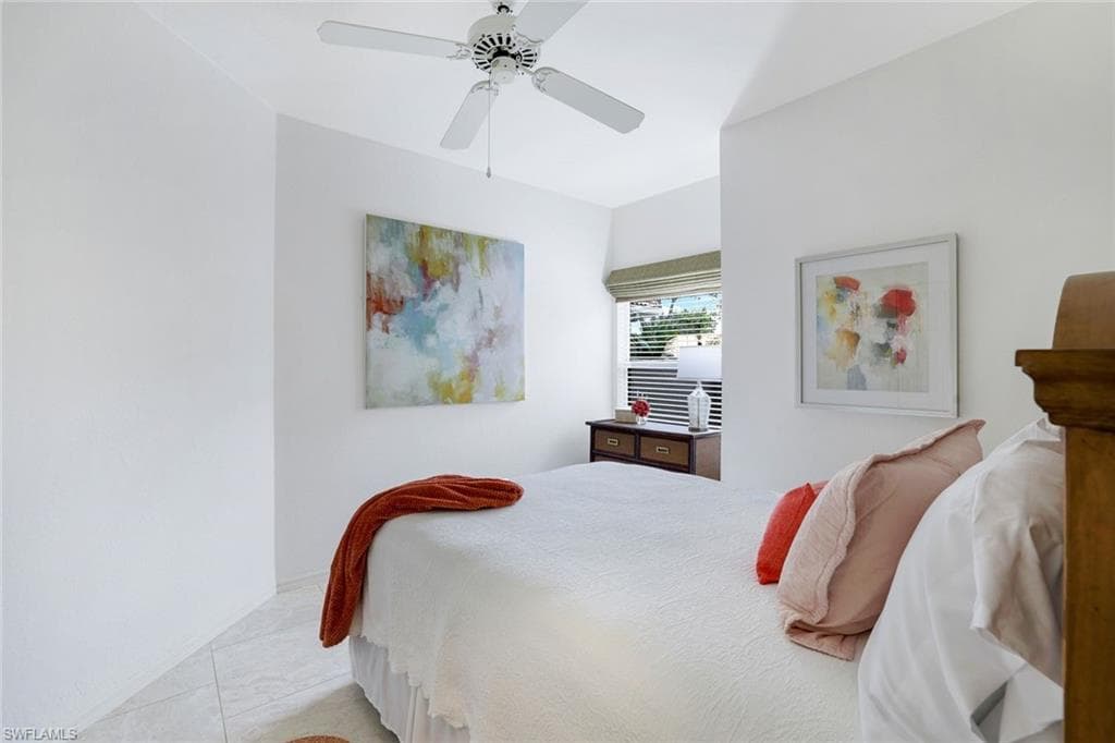 356 Emerald Bay Cir P6, Naples, FL 34110-17