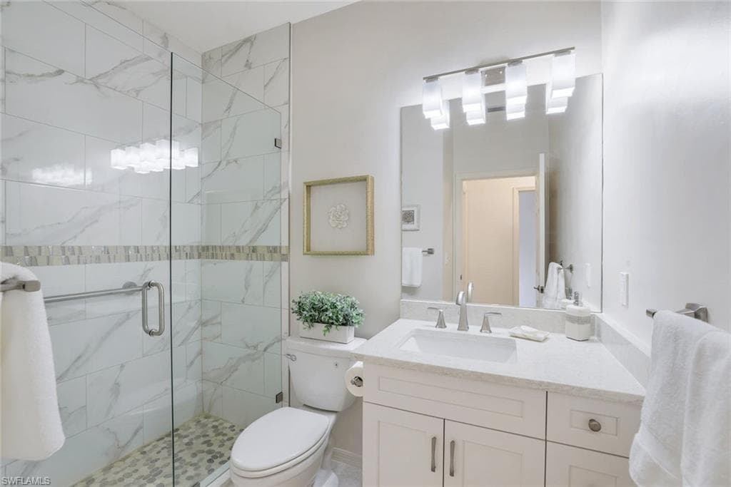 356 Emerald Bay Cir P6, Naples, FL 34110-18