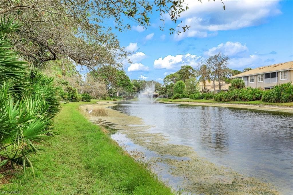 356 Emerald Bay Cir P6, Naples, FL 34110-22