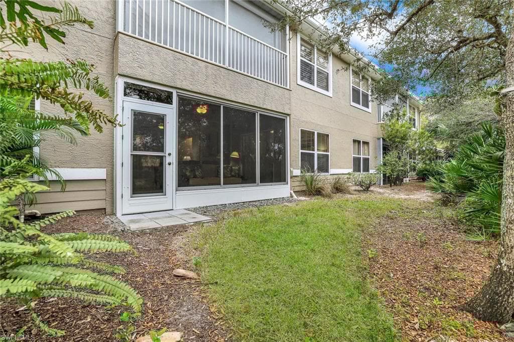 356 Emerald Bay Cir P6, Naples, FL 34110-24