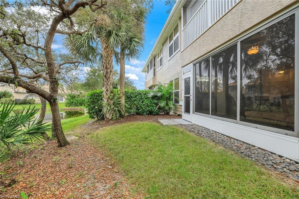 356 Emerald Bay Cir P6, Naples, FL 34110-25