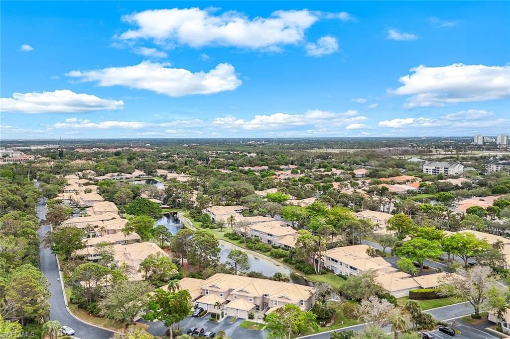 356 Emerald Bay Cir P6, Naples, FL 34110-34