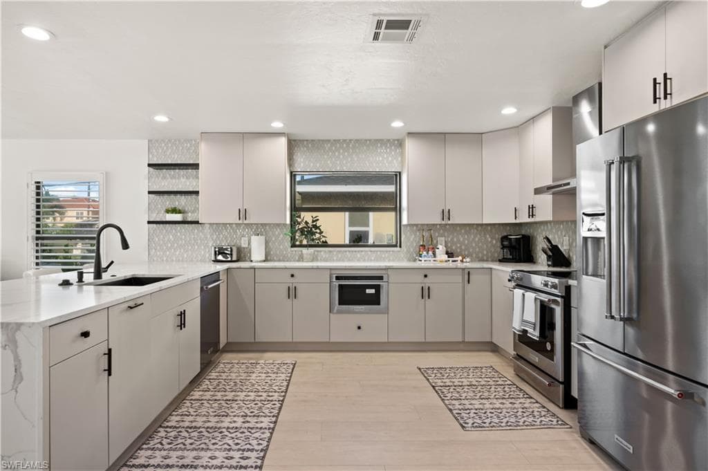 538 106th Ave N, Naples, FL 34108-21