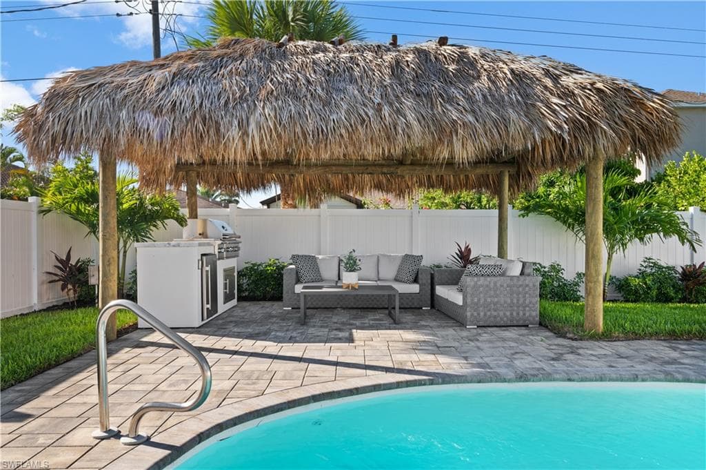 538 106th Ave N, Naples, FL 34108-2
