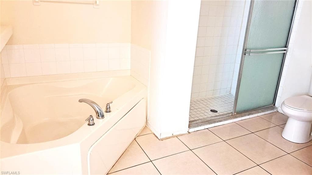 518 Kingsbury Ln, Lehigh Acres, FL 33974-11