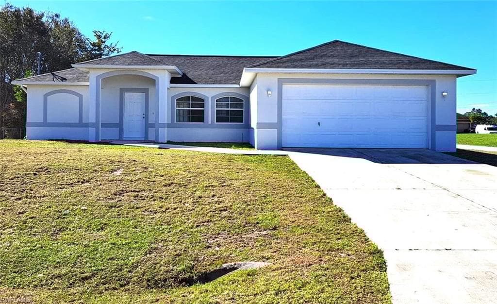 518 Kingsbury Ln, Lehigh Acres, FL 33974-13