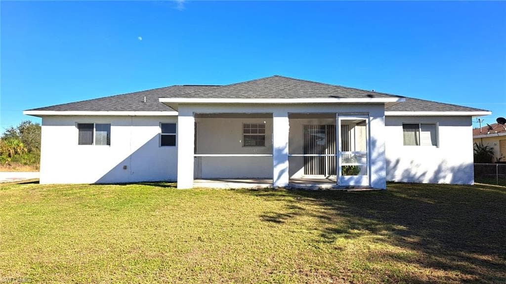 518 Kingsbury Ln, Lehigh Acres, FL 33974-4