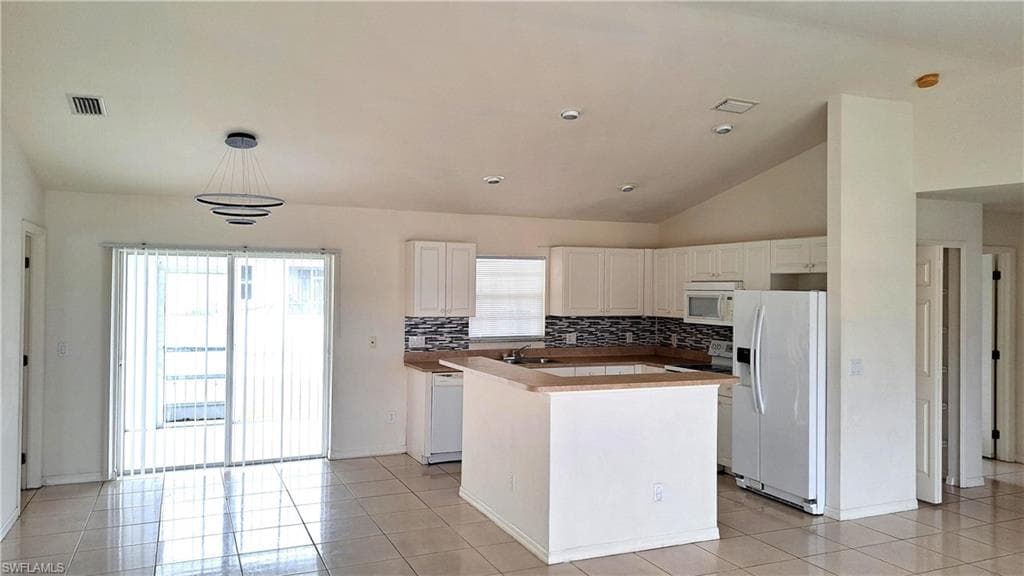 518 Kingsbury Ln, Lehigh Acres, FL 33974-5