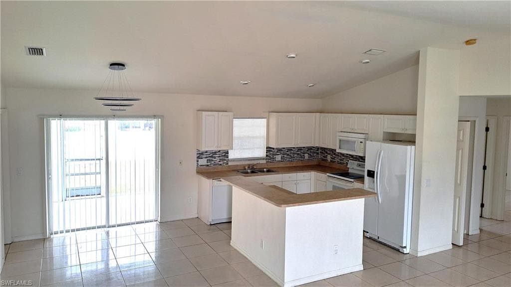 518 Kingsbury Ln, Lehigh Acres, FL 33974-6