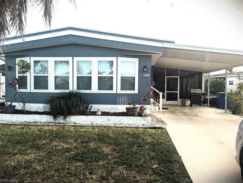 9269 Lord Rd, Bonita Springs, FL 34135-1