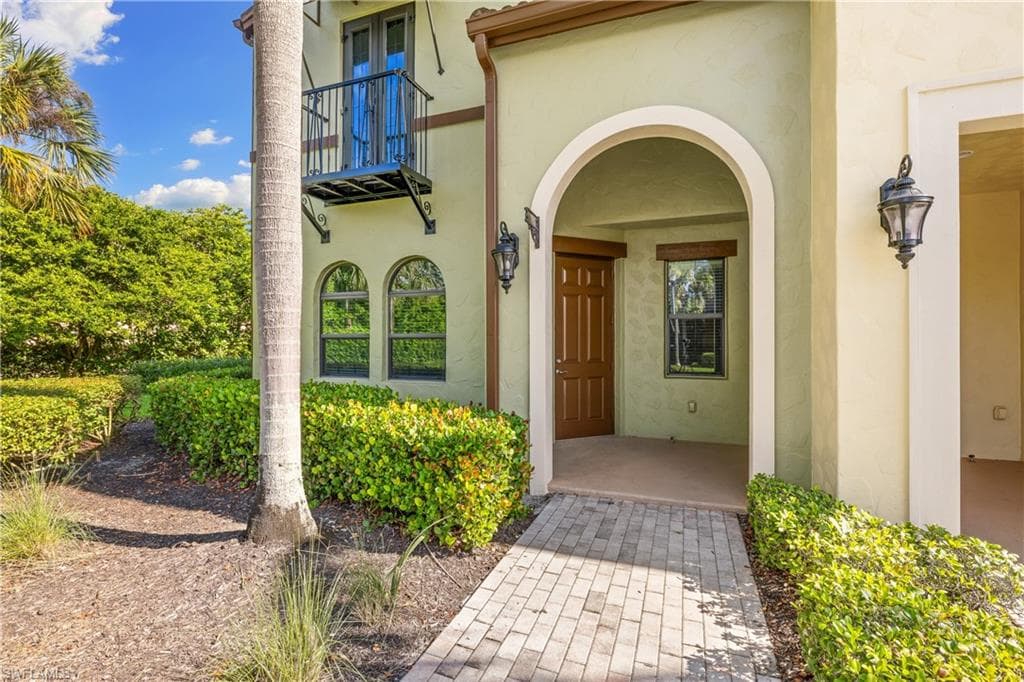 9050 Capistrano St N 4105, Naples, FL 34113-3