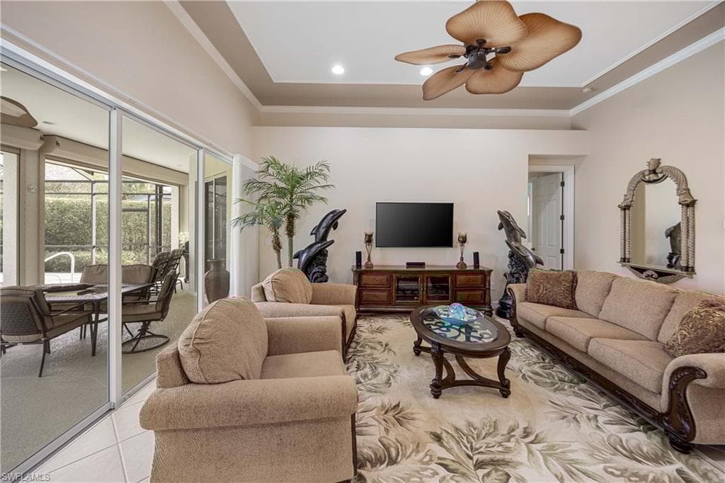 6786 Bent Grass Dr, Naples, FL 34113-10