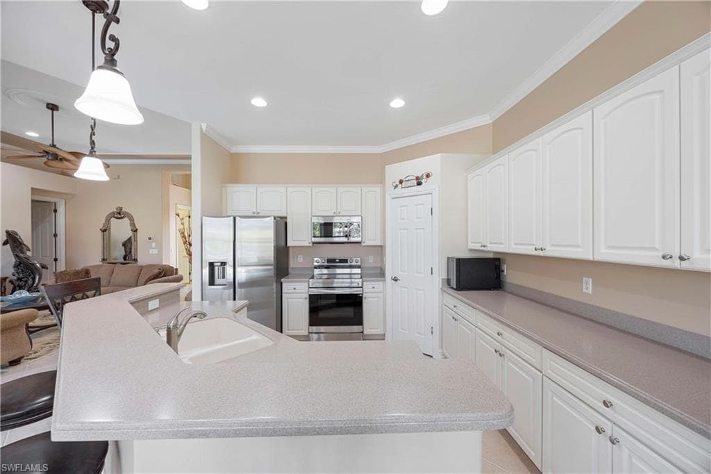 6786 Bent Grass Dr, Naples, FL 34113-14