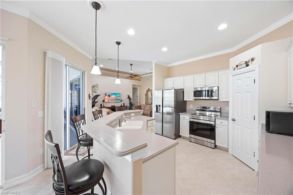 6786 Bent Grass Dr, Naples, FL 34113-15