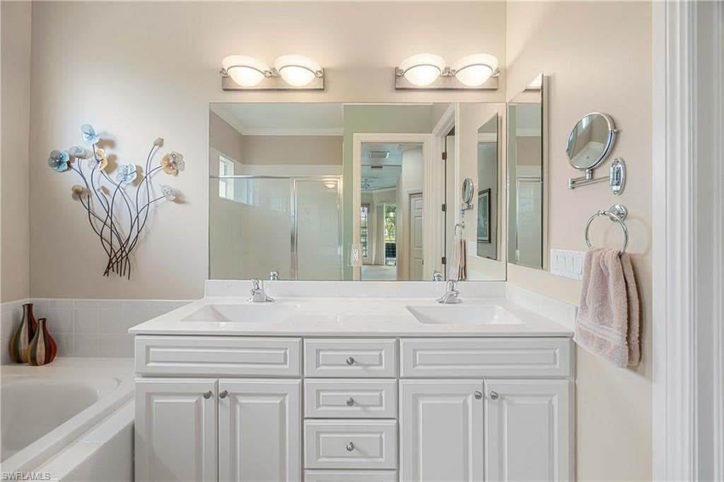 6786 Bent Grass Dr, Naples, FL 34113-19
