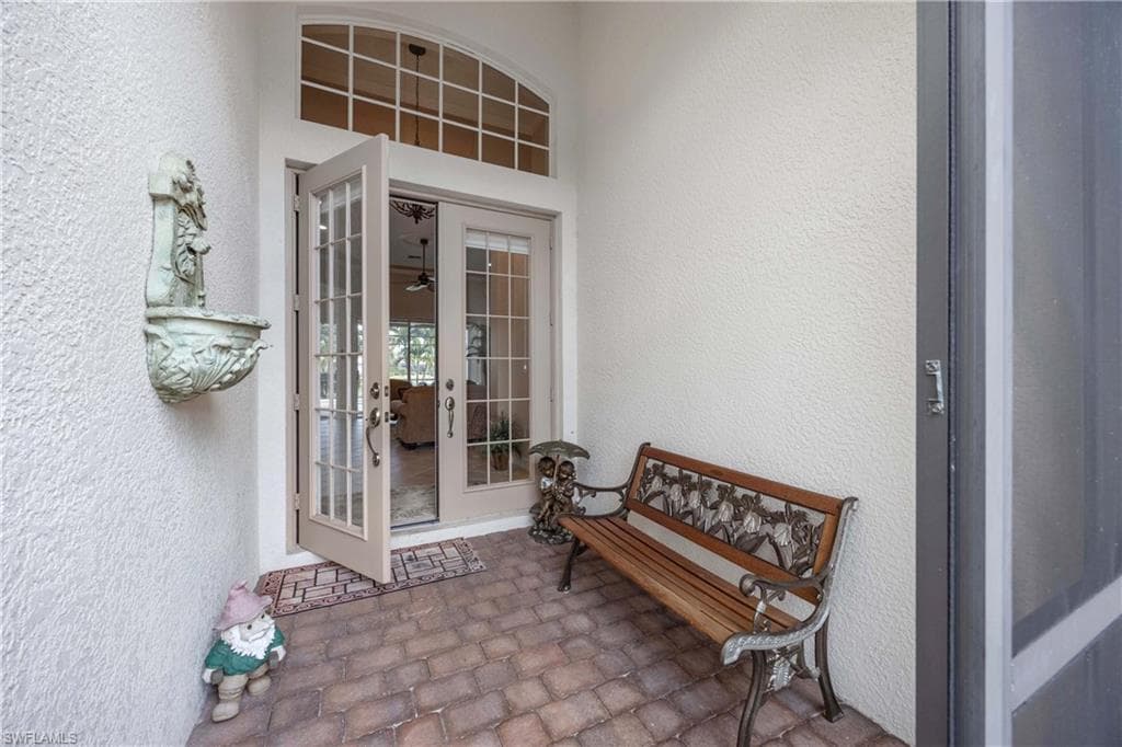 6786 Bent Grass Dr, Naples, FL 34113-5