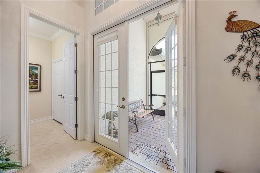 6786 Bent Grass Dr, Naples, FL 34113-6