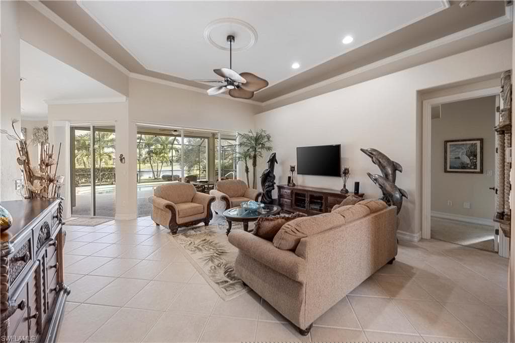 6786 Bent Grass Dr, Naples, FL 34113-8