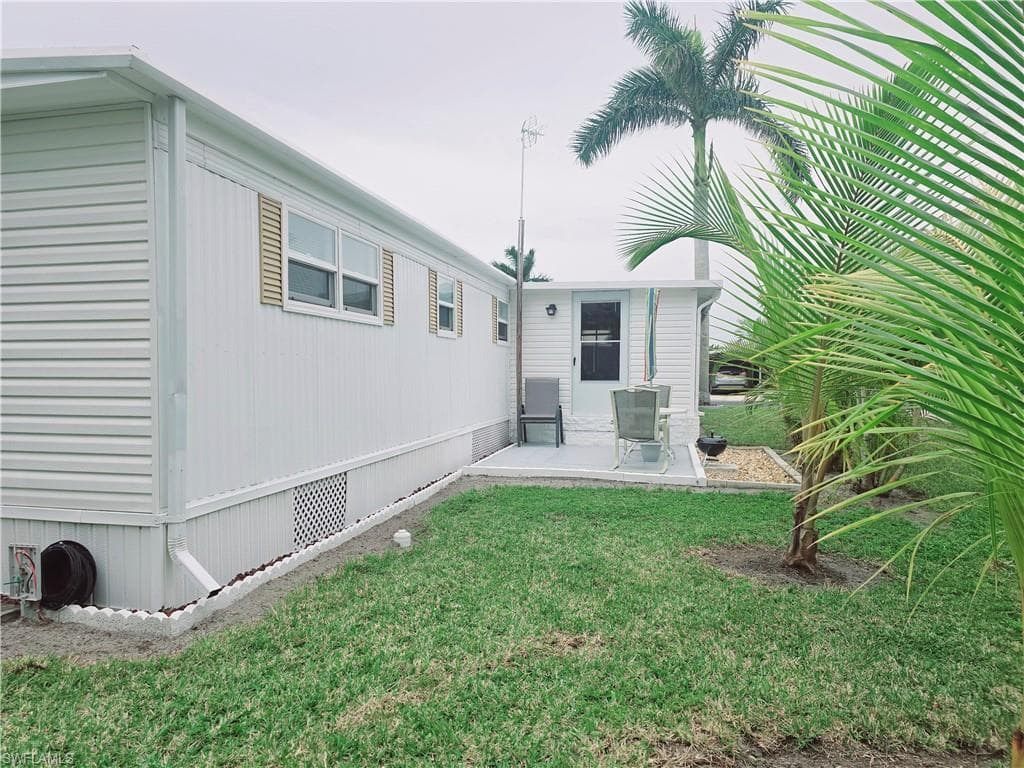 113 Enchanting Blvd E-113, Naples, FL 34112-18