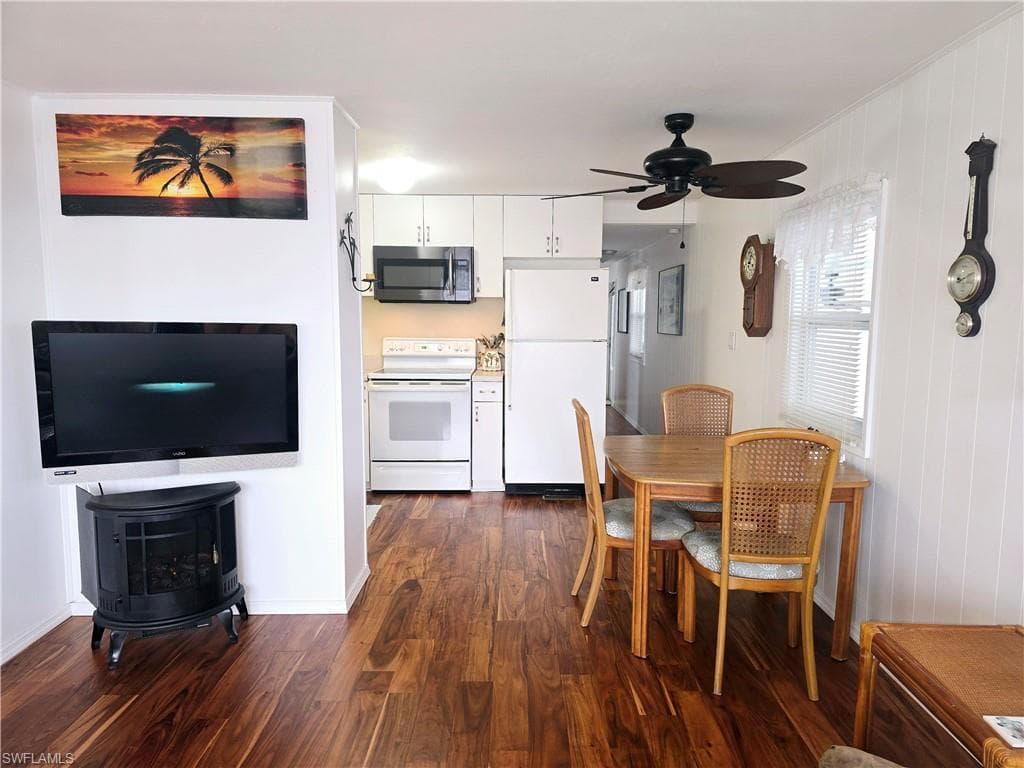 113 Enchanting Blvd E-113, Naples, FL 34112-5