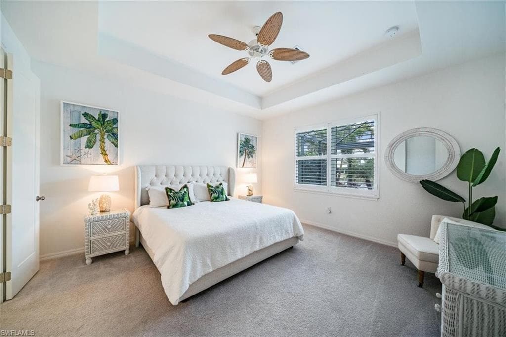 14552 Topsail Dr, Naples, FL 34114-15