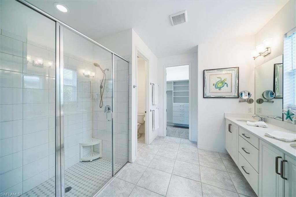 14552 Topsail Dr, Naples, FL 34114-17