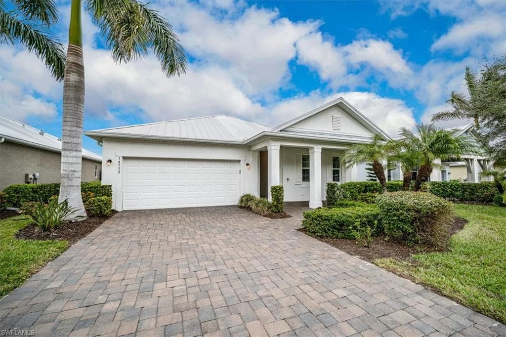 14552 Topsail Dr, Naples, FL 34114-2